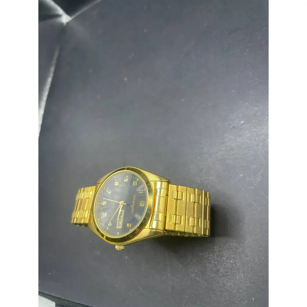 Wrangler Hero Quartz Wristwatch Gold Tone Black Dial Day Date Expansion Band